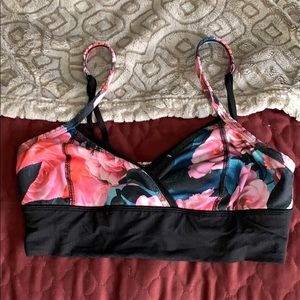 Lululemon size 2 bra sports